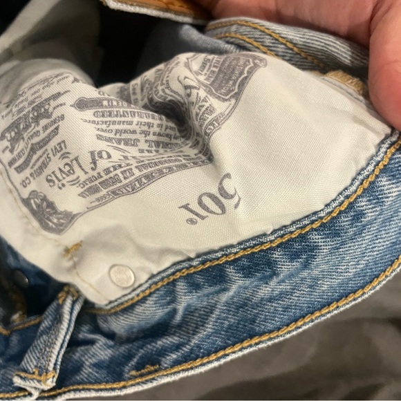 Levi 501 crop premium - Picture 3 of 4